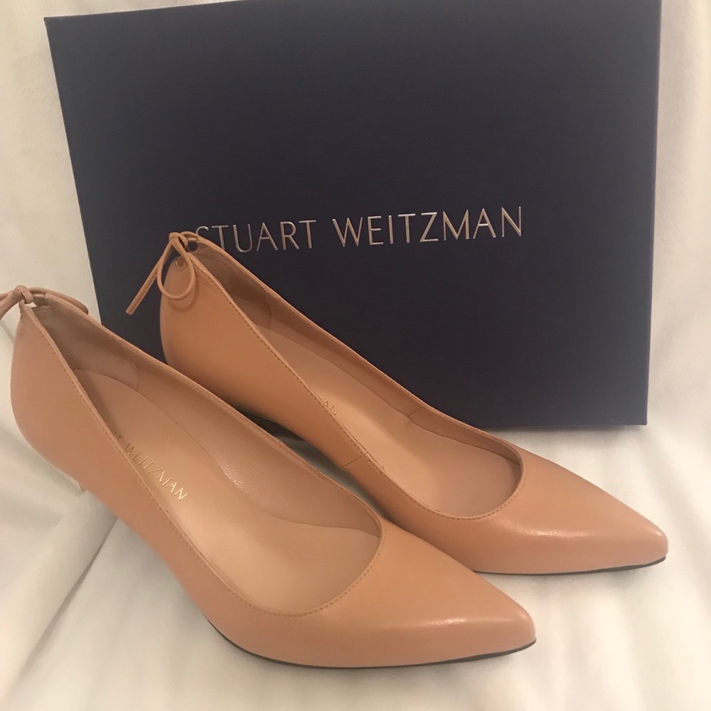 Stuart Weitzmen Peekamid pumps